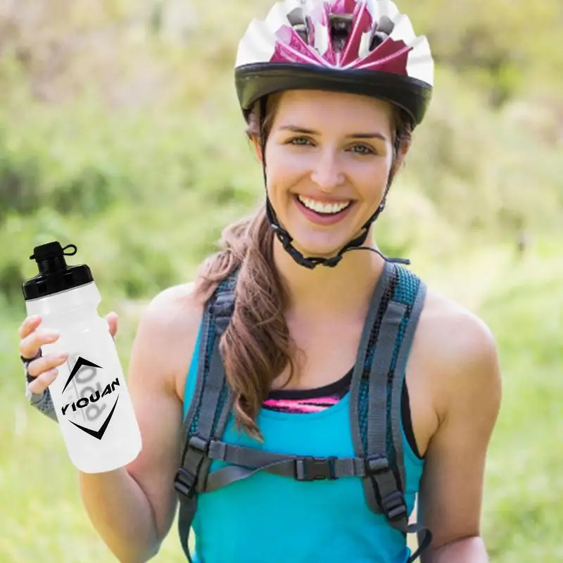 Велосипедна бутилка за вода, лесен за сжимаемая бутилка с подвижни пылезащитной капак, 650 мл, запечатани спортна бутилка за вода, подходящ за повечето колоездачни клетки за