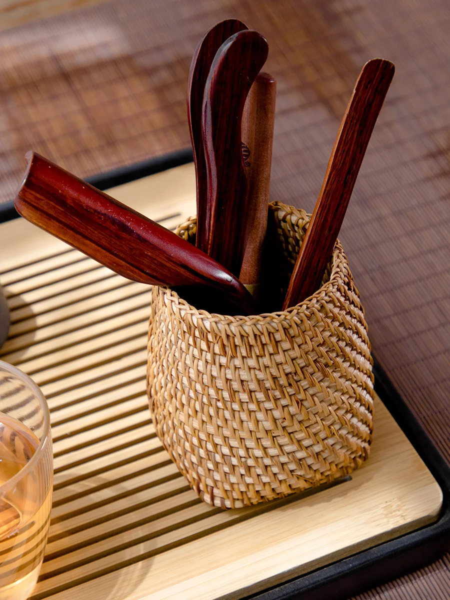 Чаен комплект от ратан с прости японски притежател на четки за грим и контейнер за съхранение