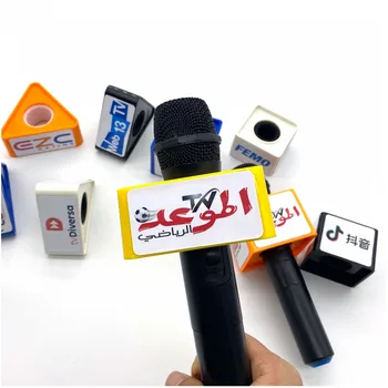Високо Качество на Подгонянный Лого ABS Триъгълна форма Микрофон за Телевизионно Интервю Флаговая Влак само С Гъба